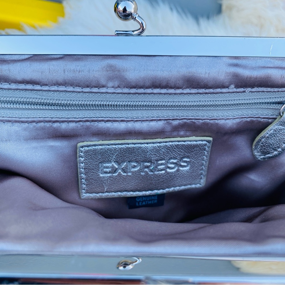 EXPRESS vintage y2k silver leather clutch kiss lock party holiday - Picture 5 of 5